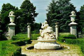 garden of Villa Cordellina Lombardi and its statues